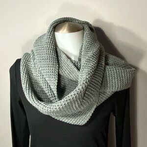 Eddie Bauer Gray Knit 
Infinity Scarf
3 buttons 
60” in length 
9” wide